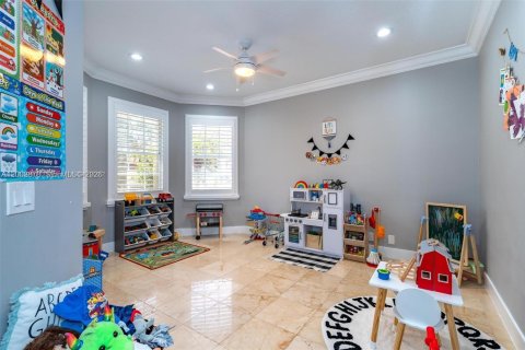 Снять в аренду виллу или дом в Пемброк-Пайнс, Флорида 4 спальни, 310.76м2, № 2066691 - фото 14