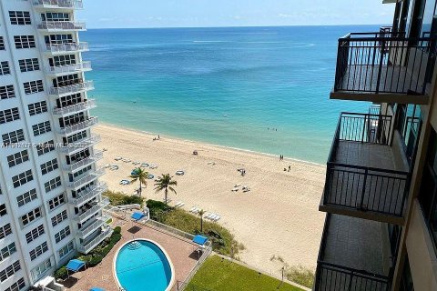 Apartment in Fort Lauderdale, Florida 1 bedroom, 74.51 sq.m. № 1975471