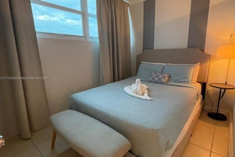 Condominio en venta en Miami Beach, Florida, 37.16 m2 № 1859704 - foto 8