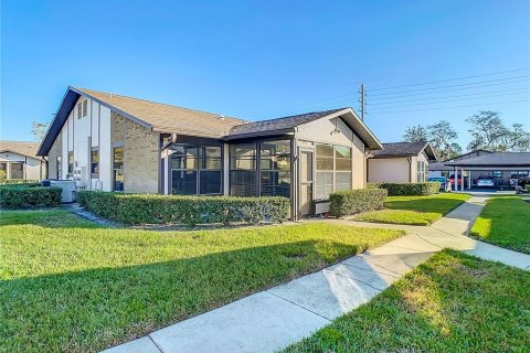 Condominio en venta en Zephyrhills, Florida, 2 dormitorios, 93.65 m2 № 1777341 - foto 2