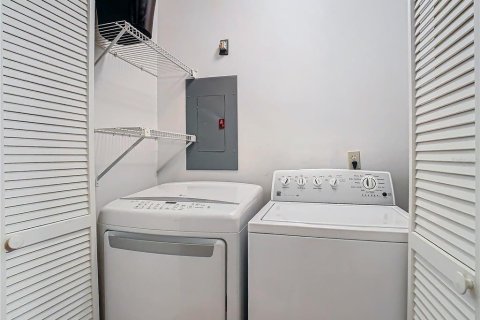 Condominio en venta en Zephyrhills, Florida, 2 dormitorios, 93.65 m2 № 1777341 - foto 20