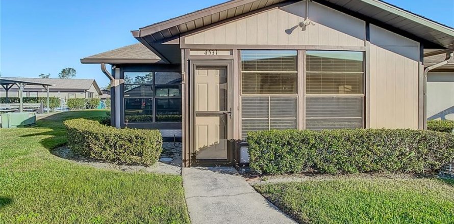 Condominio en Zephyrhills, Florida, 2 dormitorios  № 1777341