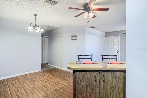 Condominio en venta en Zephyrhills, Florida, 2 dormitorios, 93.65 m2 № 1777341 - foto 9