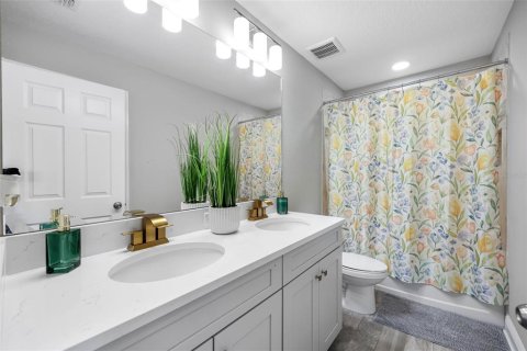 Casa en venta en Zephyrhills, Florida, 5 dormitorios, 349.41 m2 № 1902648 - foto 28