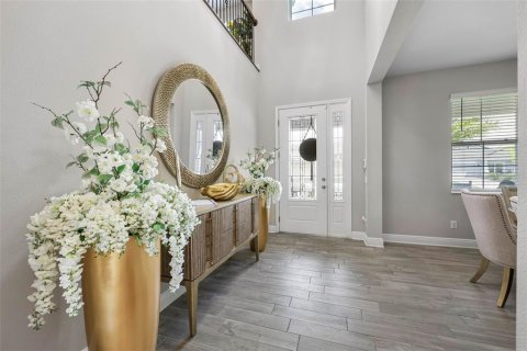 Casa en venta en Zephyrhills, Florida, 5 dormitorios, 349.41 m2 № 1902648 - foto 4