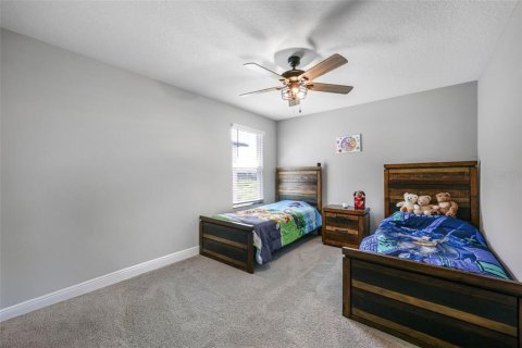 Casa en venta en Zephyrhills, Florida, 5 dormitorios, 349.41 m2 № 1902648 - foto 27