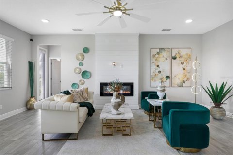 Casa en venta en Zephyrhills, Florida, 5 dormitorios, 349.41 m2 № 1902648 - foto 3
