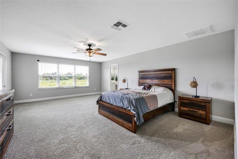Casa en venta en Zephyrhills, Florida, 5 dormitorios, 349.41 m2 № 1902648 - foto 20