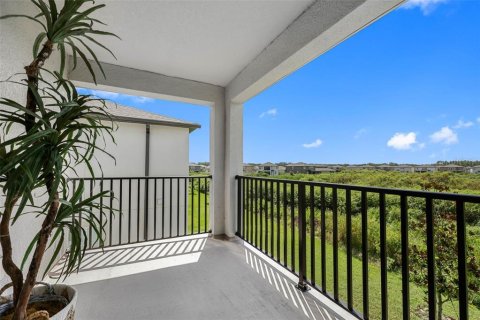 Casa en venta en Zephyrhills, Florida, 5 dormitorios, 349.41 m2 № 1902648 - foto 21