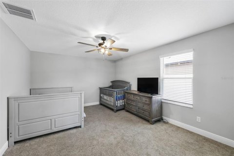 Casa en venta en Zephyrhills, Florida, 5 dormitorios, 349.41 m2 № 1902648 - foto 25