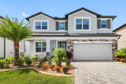 Casa en venta en Zephyrhills, Florida, 5 dormitorios, 349.41 m2 № 1902648 - foto 1