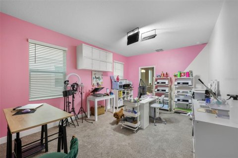 Casa en venta en Zephyrhills, Florida, 5 dormitorios, 349.41 m2 № 1902648 - foto 14