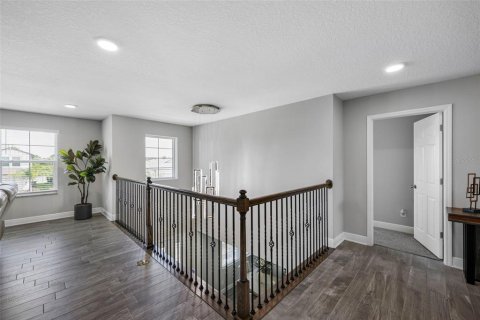 Casa en venta en Zephyrhills, Florida, 5 dormitorios, 349.41 m2 № 1902648 - foto 17