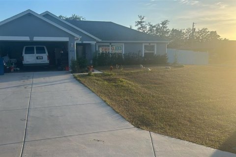 Villa ou maison à Spring Hill, Floride 2 chambres, 159.98 m2 № 2121531