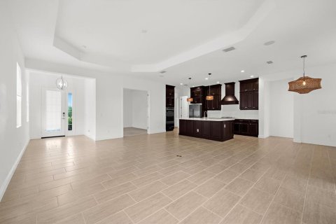 House in Parrish, Florida 3 bedrooms, 211.26 sq.m. № 2112869 - photo 6