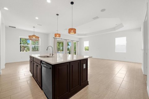 House in Parrish, Florida 3 bedrooms, 211.26 sq.m. № 2112869 - photo 10