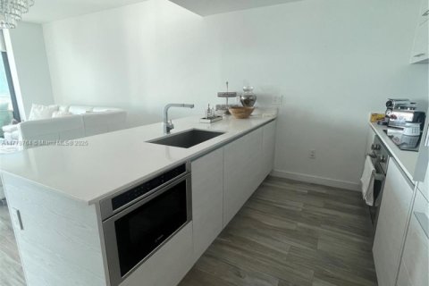 Condominio en venta en Miami, Florida, 1 dormitorio, 81.75 m2 № 1985659 - foto 5
