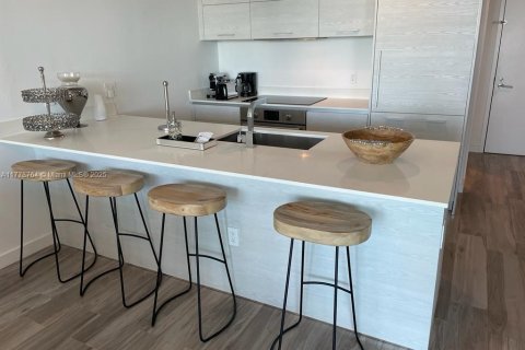 Condominio en venta en Miami, Florida, 1 dormitorio, 81.75 m2 № 1985659 - foto 3