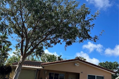 Commercial property in Dania Beach, Florida 205.41 sq.m. № 2075359