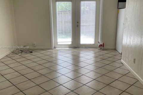 Commercial property in Dania Beach, Florida 205.41 sq.m. № 2075359 - photo 6
