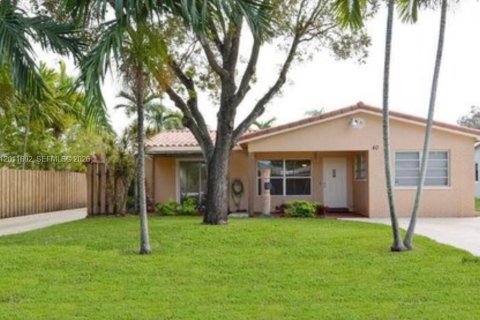 Commercial property in Dania Beach, Florida 205.41 sq.m. № 2075359 - photo 2