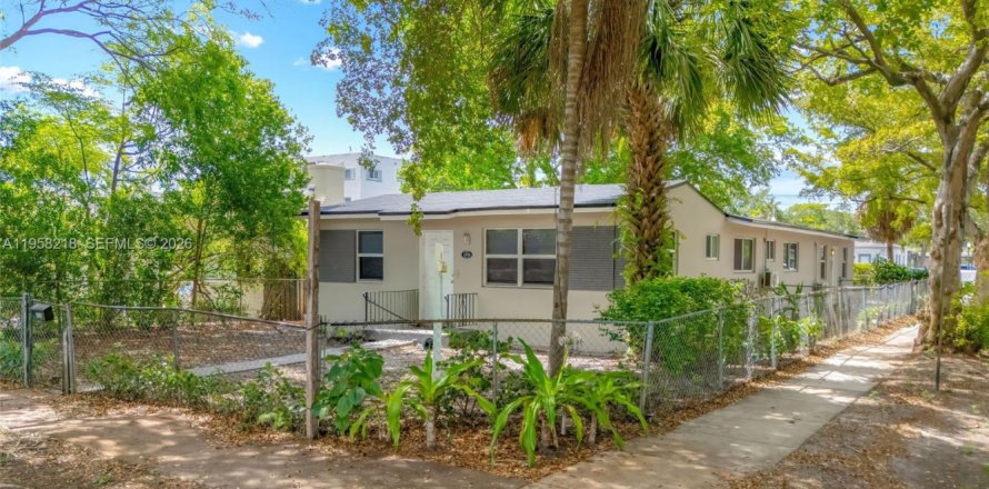 Commercial property in Hollywood, Florida 147.99 sq.m. № 2020687