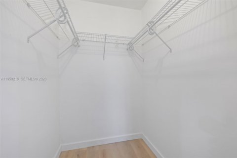 Commercial property in Hollywood, Florida 147.99 sq.m. № 2020687 - photo 5