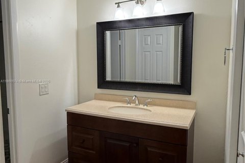 Apartamento en alquiler en Weston, Florida, 2 dormitorios, 113.34 m2 № 1957784 - foto 27