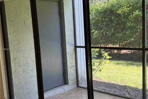 Apartamento en alquiler en Weston, Florida, 2 dormitorios, 113.34 m2 № 1957784 - foto 18