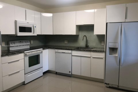 Apartamento en alquiler en Weston, Florida, 2 dormitorios, 113.34 m2 № 1957784 - foto 6