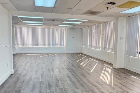 Купить коммерческую недвижимость в Хайалиа, Флорида № 2031914 - фото 15