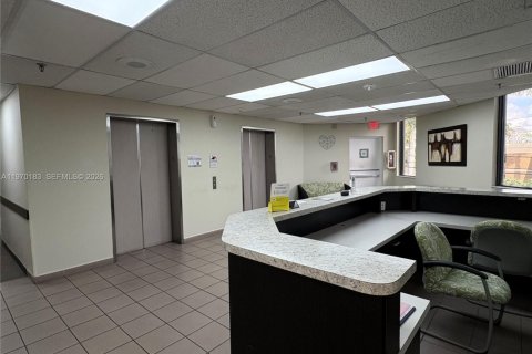 Купить коммерческую недвижимость в Хайалиа, Флорида № 2031914 - фото 5