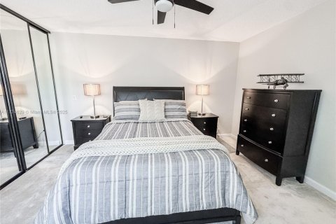 Townhouse in Boynton Beach, Florida 2 bedrooms, 127.65 sq.m. № 1868136 - photo 17
