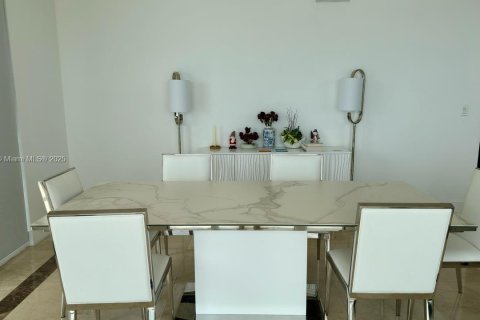 Condo in Miami, Florida, 3 bedrooms  № 1888982 - photo 9