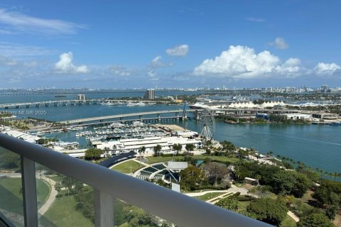 Condo in Miami, Florida, 3 bedrooms  № 1888982 - photo 3