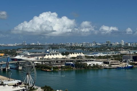 Condo in Miami, Florida, 3 bedrooms  № 1888982 - photo 5