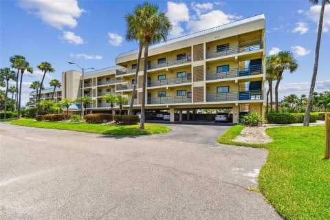 Condo in Tierra Verde, Florida, 2 bedrooms  № 1873964 - photo 3