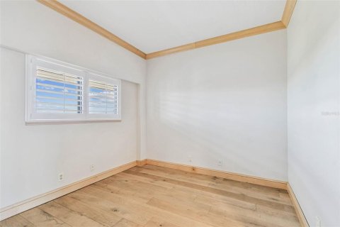 Condo in Tierra Verde, Florida, 2 bedrooms  № 1873964 - photo 22