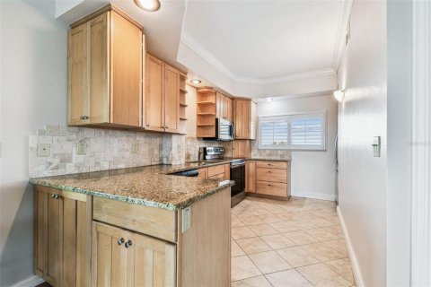 Condo in Tierra Verde, Florida, 2 bedrooms  № 1873964 - photo 10