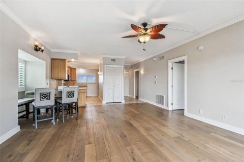 Condo in Tierra Verde, Florida, 2 bedrooms  № 1873964 - photo 19