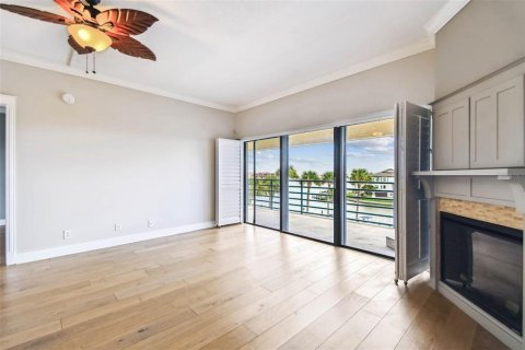 Condo in Tierra Verde, Florida, 2 bedrooms  № 1873964 - photo 18