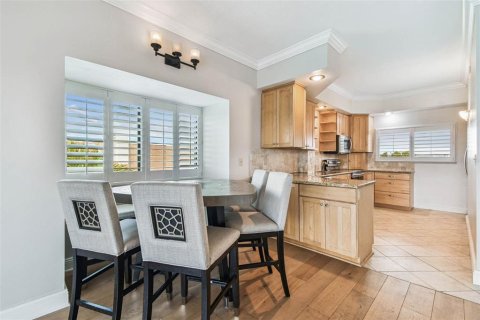 Condo in Tierra Verde, Florida, 2 bedrooms  № 1873964 - photo 17