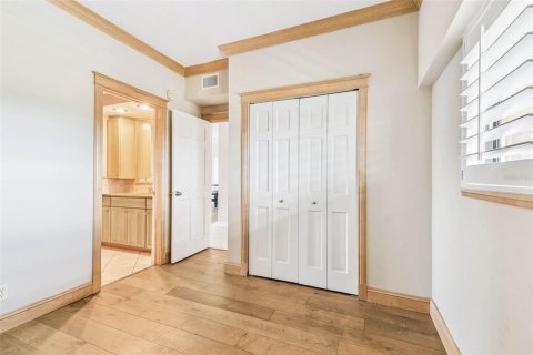 Condo in Tierra Verde, Florida, 2 bedrooms  № 1873964 - photo 24