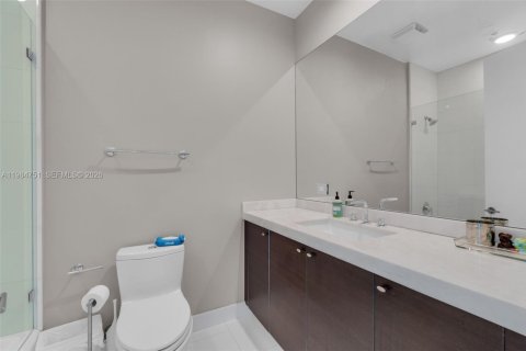 Купить кондоминиум в Майами, Флорида 4 спальни, 244.43м2, № 2048183 - фото 24