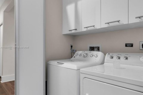 Купить кондоминиум в Майами, Флорида 4 спальни, 244.43м2, № 2048183 - фото 27