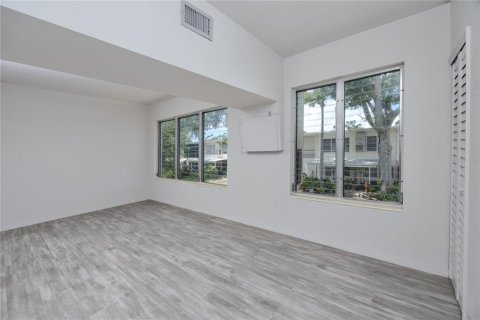 Condominio en venta en Kenneth City, Florida, 2 dormitorios, 81.29 m2 № 1894424 - foto 25