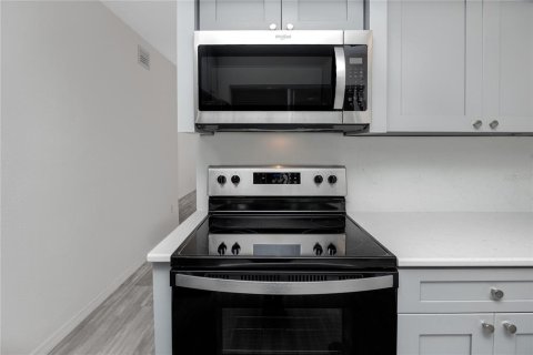 Condominio en venta en Kenneth City, Florida, 2 dormitorios, 81.29 m2 № 1894424 - foto 14