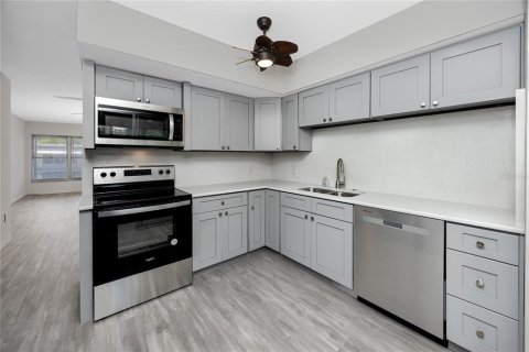 Condominio en venta en Kenneth City, Florida, 2 dormitorios, 81.29 m2 № 1894424 - foto 15