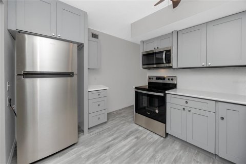 Condominio en venta en Kenneth City, Florida, 2 dormitorios, 81.29 m2 № 1894424 - foto 13