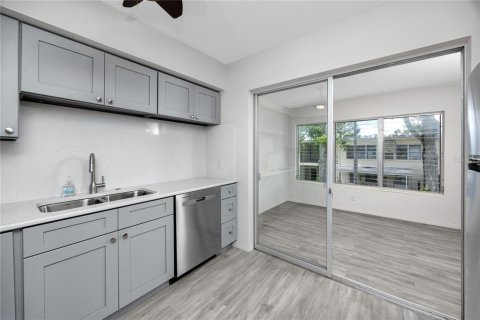 Condominio en venta en Kenneth City, Florida, 2 dormitorios, 81.29 m2 № 1894424 - foto 17